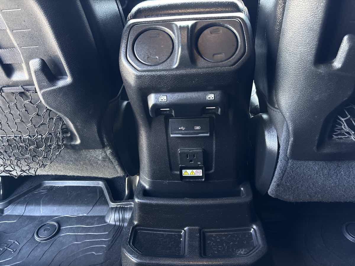 Used 2020 Jeep Wrangler Unlimited Rubicon AWD/4WD image 13