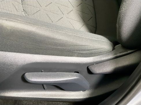 Used 2019 Toyota RAV4 XLE image 15