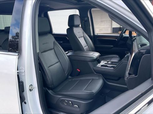 Certified 2024 GMC Sierra 3500 Denali w/ Denali Reserve Package image 8