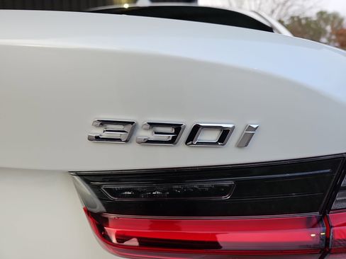 Certified 2025 BMW 330i Sedan w/ Premium Package image 13