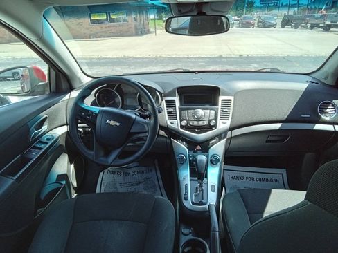 Used 2011 Chevrolet Cruze LT FWD image 8