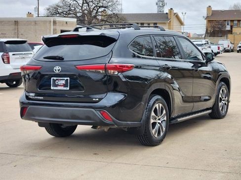 Used 2023 Toyota Highlander XLE image 13
