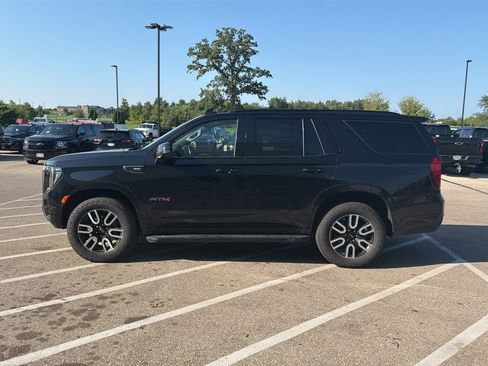 Used 2023 GMC Yukon AT4 AWD/4WD image 2