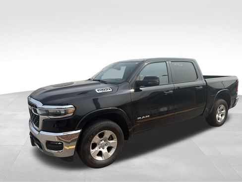 Used 2025 RAM 1500 Big Horn AWD/4WD image 3