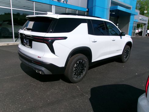 New 2026 Chevrolet Traverse Z71 w/ Driver Confidence Package AWD/4WD image 3