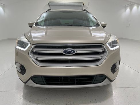 Used 2018 Ford Escape SEL image 2