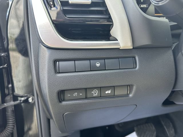 Certified 2025 Nissan Rogue SL AWD/4WD image 17