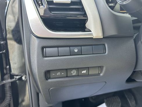 Certified 2025 Nissan Rogue SL AWD/4WD image 17