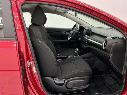 Used 2020 Kia Forte LXS FWD image 17
