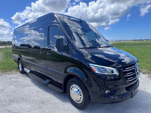 Used 2023 Mercedes-Benz Sprinter 3500 image 4