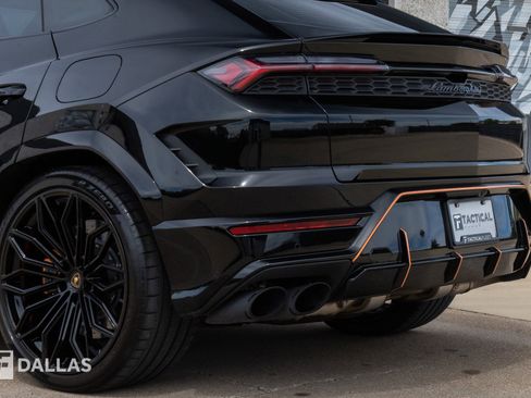 Used 2025 Lamborghini Urus SE image 12
