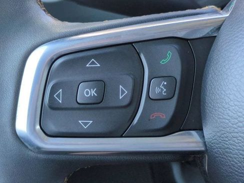 Used 2024 Jeep Wrangler Unlimited Sahara w/ Technology Group AWD/4WD image 25