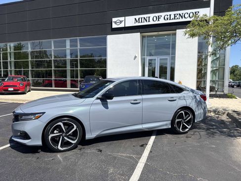 Used 2022 Honda Accord Sport image 2