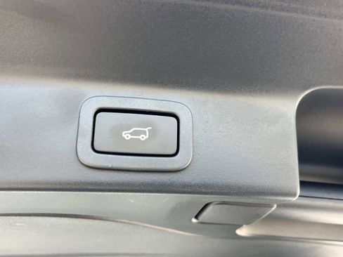 Used 2020 Jaguar F-PACE S AWD/4WD image 10