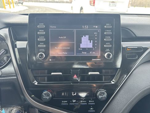 Used 2021 Toyota Camry SE image 13