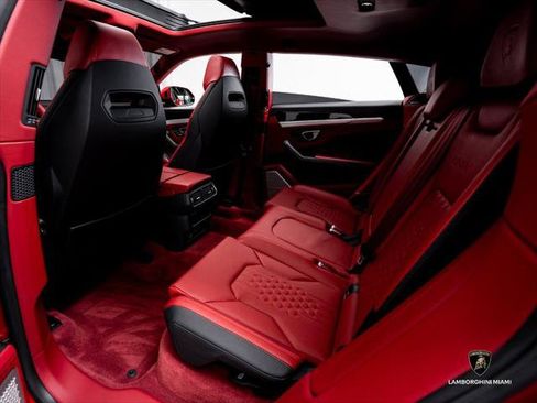 Used 2024 Lamborghini Urus S AWD/4WD image 47