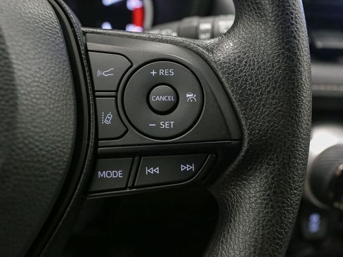 Used 2025 Toyota RAV4 XLE AWD/4WD image 33