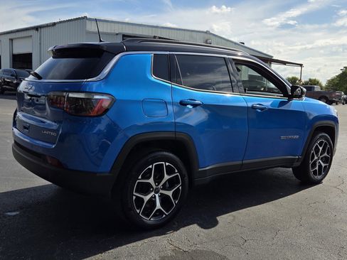 Used 2025 Jeep Compass Limited AWD/4WD image 5