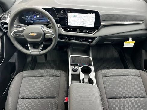 New 2026 Chevrolet Equinox LT AWD/4WD image 3