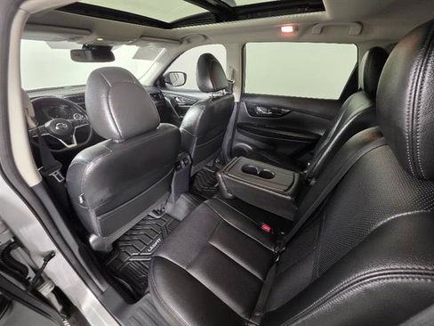 Used 2018 Nissan Rogue SL w/ Premium Package FWD image 24