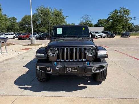 Used 2023 Jeep Wrangler Unlimited Sahara AWD/4WD image 8