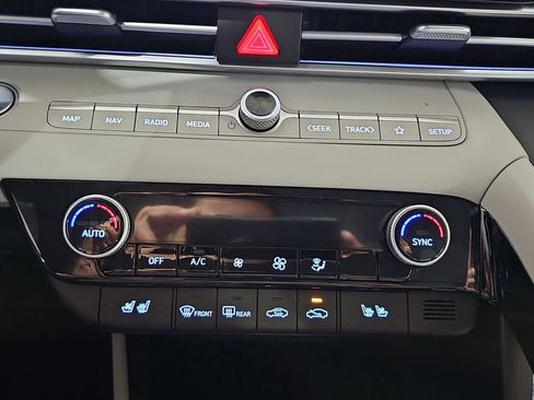 New 2026 Hyundai Elantra Limited image 22