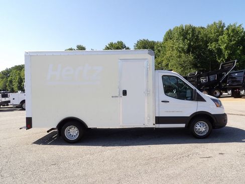 Used 2022 Ford Transit 350 DRW RWD image 9