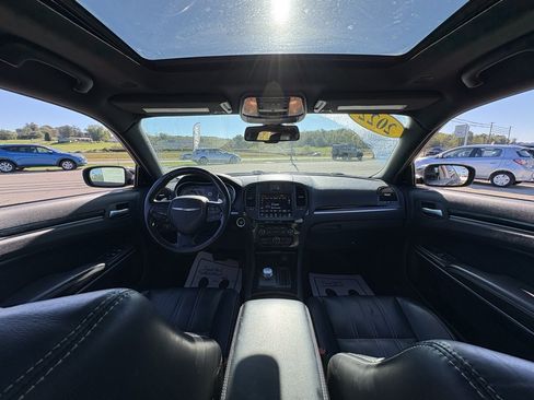 Used 2022 Chrysler 300 S RWD image 28