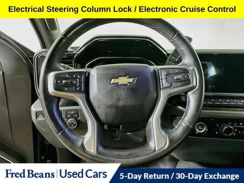 Used 2023 Chevrolet Silverado 1500 LT AWD/4WD image 17