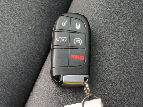 Certified 2022 Jeep Grand Cherokee Limited w/ Trailer Tow Group IV image 29