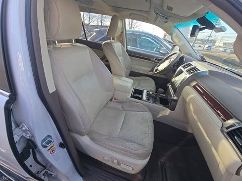 Used 2012 Lexus GX 460 image 11