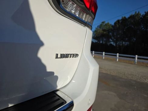 Used 2019 Jeep Grand Cherokee Limited w/ Luxury Group II image 12