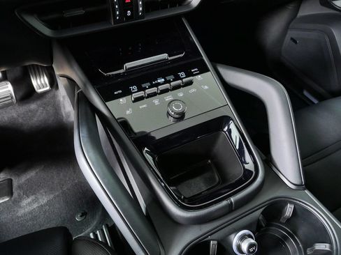 Certified 2026 Porsche Cayenne S AWD/4WD image 19