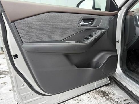 Certified 2023 Nissan Rogue SV image 13