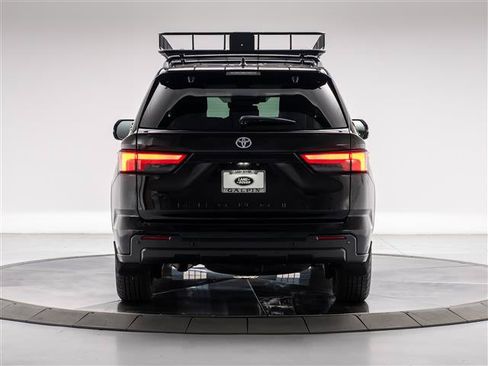 Used 2024 Toyota Sequoia SR5 w/ SR5 Premium Package AWD/4WD image 4
