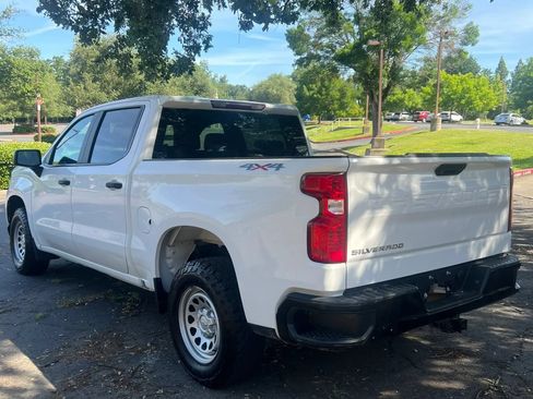 Used 2019 Chevrolet Silverado 1500 W/T w/ Trailering Package AWD/4WD image 8