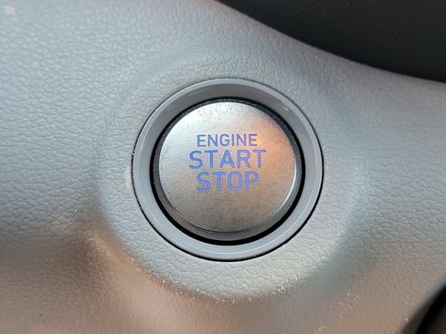 Used 2024 Hyundai Venue SEL FWD image 44