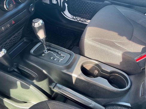 Used 2018 Jeep Wrangler Sport image 16