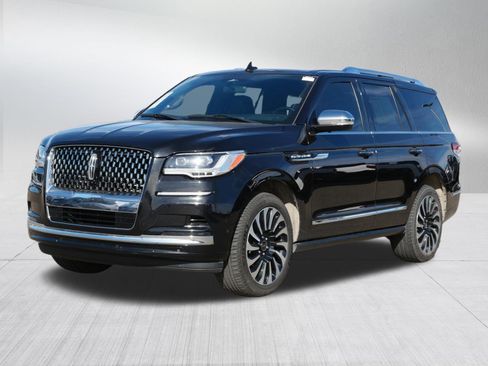 Used 2022 Lincoln Navigator Black Label image 3