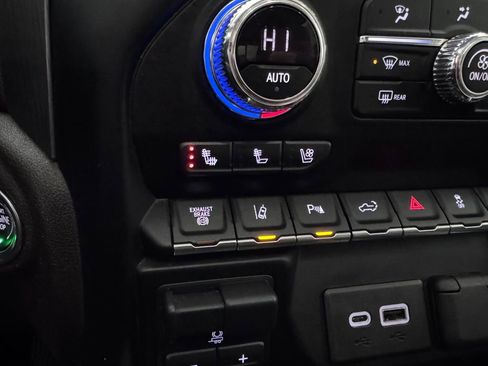 Certified 2020 GMC Sierra 2500 Denali w/ Denali Ultimate Package image 25