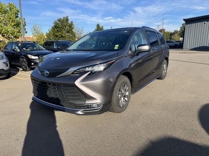 Used 2023 Toyota Sienna XLE