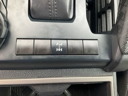 Used 2025 Toyota Tacoma TRD Off-Road image 17