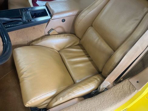 Used 1988 Chevrolet Corvette Coupe RWD image 30
