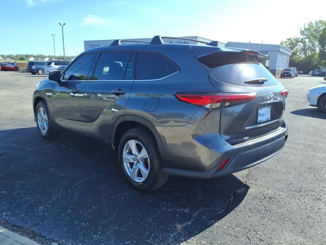 Used 2020 Toyota Highlander L FWD image 5
