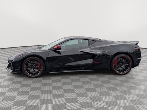 Used 2025 Chevrolet Corvette Z06 w/ Stealth Interior Trim Package RWD image 2