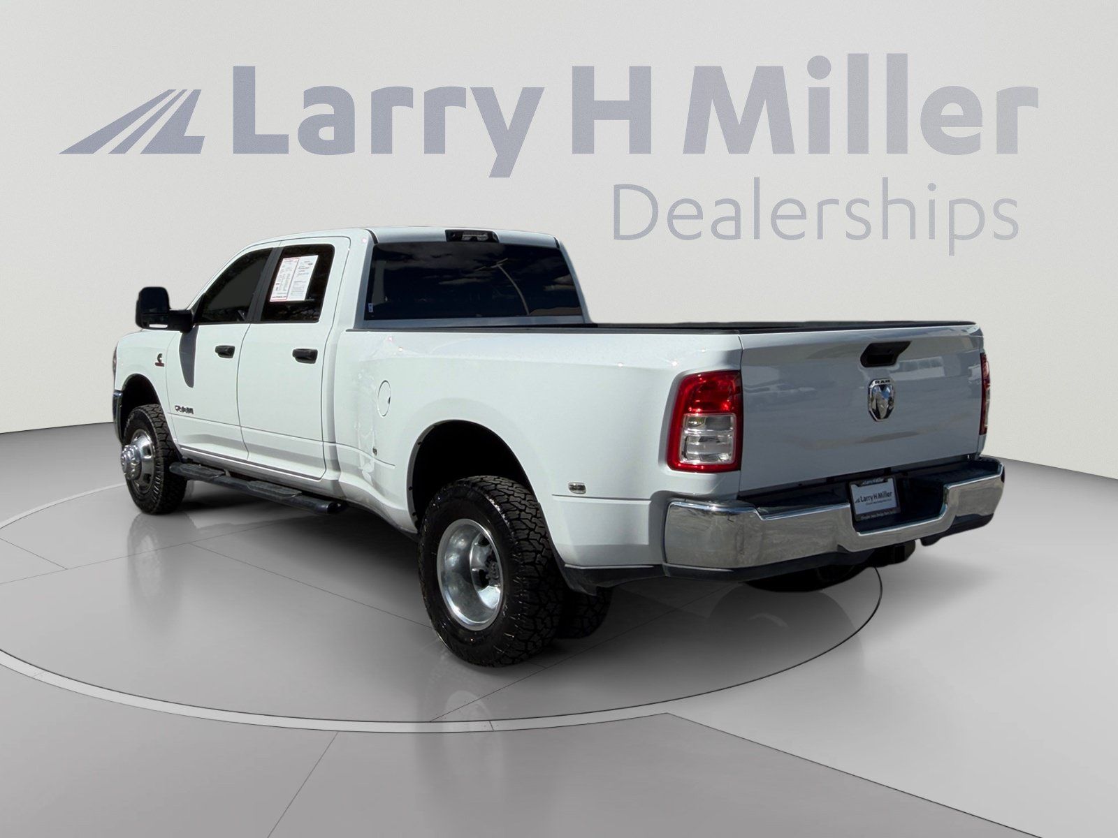 Used 2023 RAM 3500 Big Horn w/ Level 1 Equipment Group AWD/4WD image 3