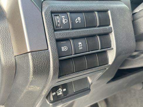 Certified 2025 Toyota Tacoma SR5 AWD/4WD image 16