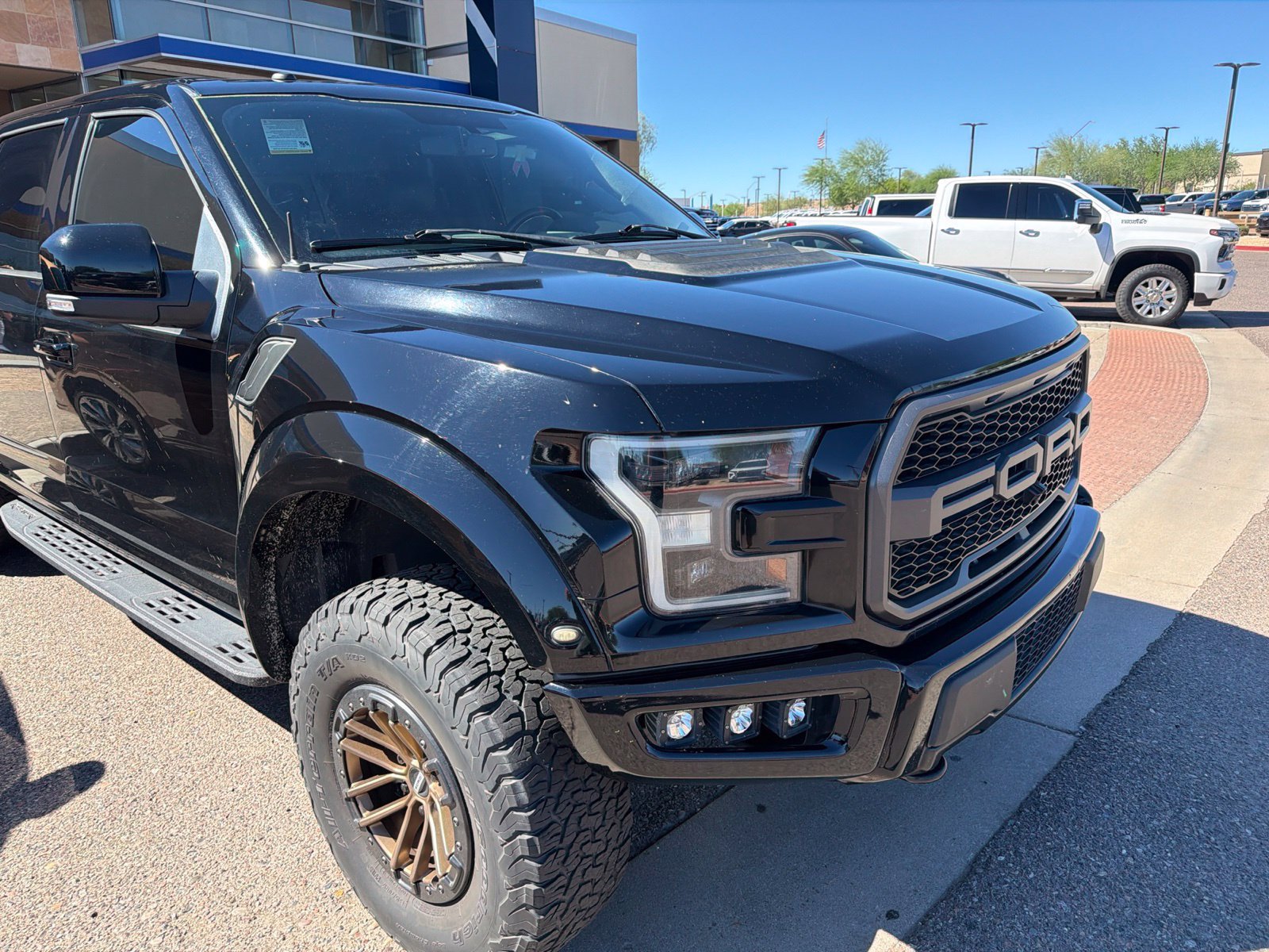 Used 2017 Ford F150 Raptor w/ Equipment Group 802A Luxury AWD/4WD image 5