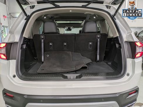 Used 2024 Honda Pilot Touring image 23