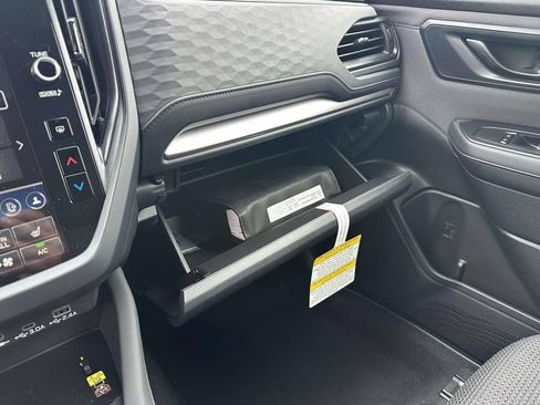 Used 2025 Subaru Forester Premium w/ Protection Package (1PH) AWD/4WD image 18